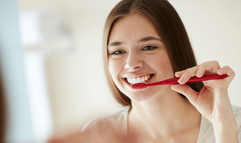 What's the right way to brush your teeth?